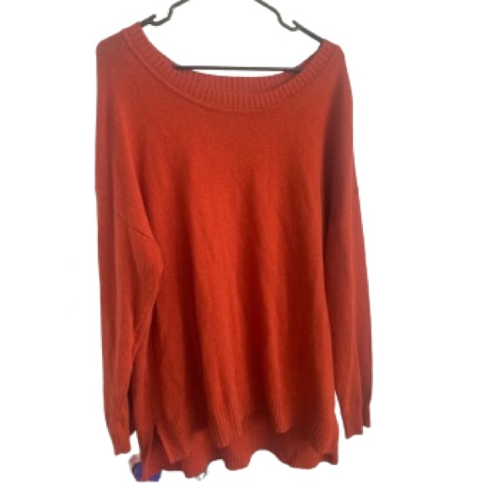 Old Navy Knit‎ Sweater in Burnt Orange. Scoop neckline.